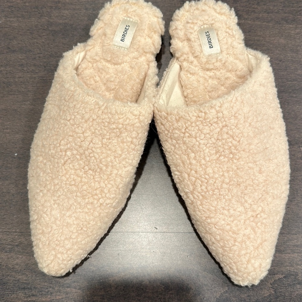 NWOT Birdies shearling/Sherpa pointy slides size 7.5
